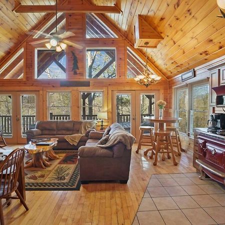 Stunning Mountain Cabin W Hot Tub Gatlinburg Buitenkant foto