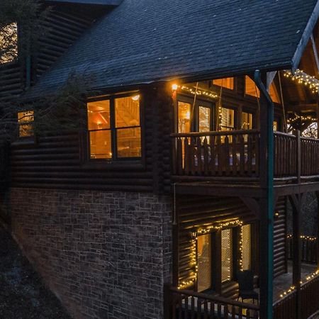 Stunning Mountain Cabin W Hot Tub Gatlinburg Buitenkant foto