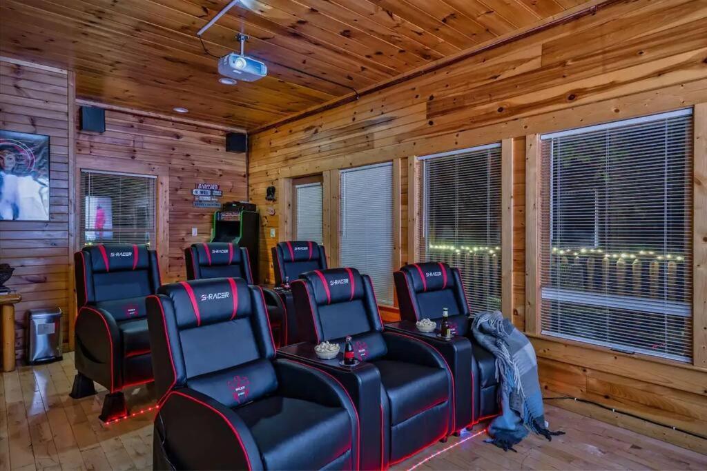 Stunning Mountain Cabin W Hot Tub Gatlinburg Buitenkant foto