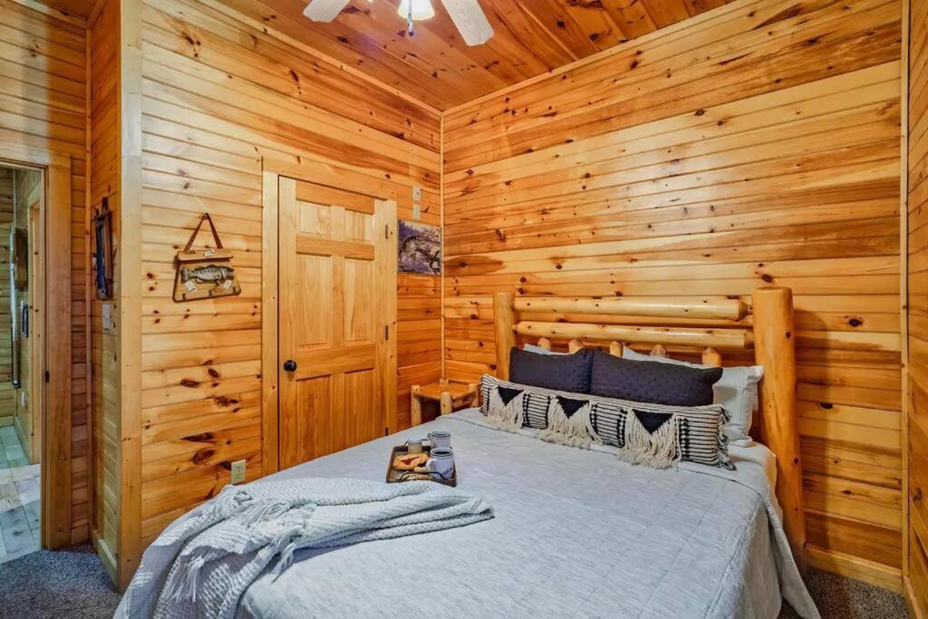 Stunning Mountain Cabin W Hot Tub Gatlinburg Buitenkant foto