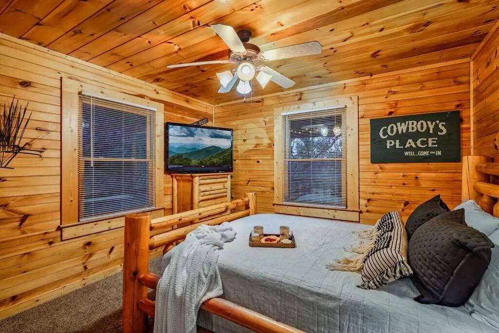 Stunning Mountain Cabin W Hot Tub Gatlinburg Buitenkant foto