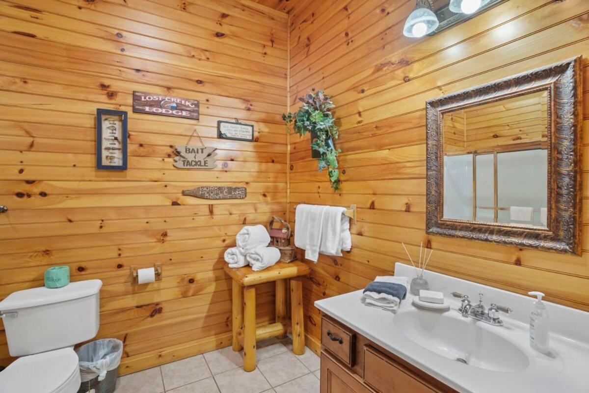 Stunning Mountain Cabin W Hot Tub Gatlinburg Buitenkant foto