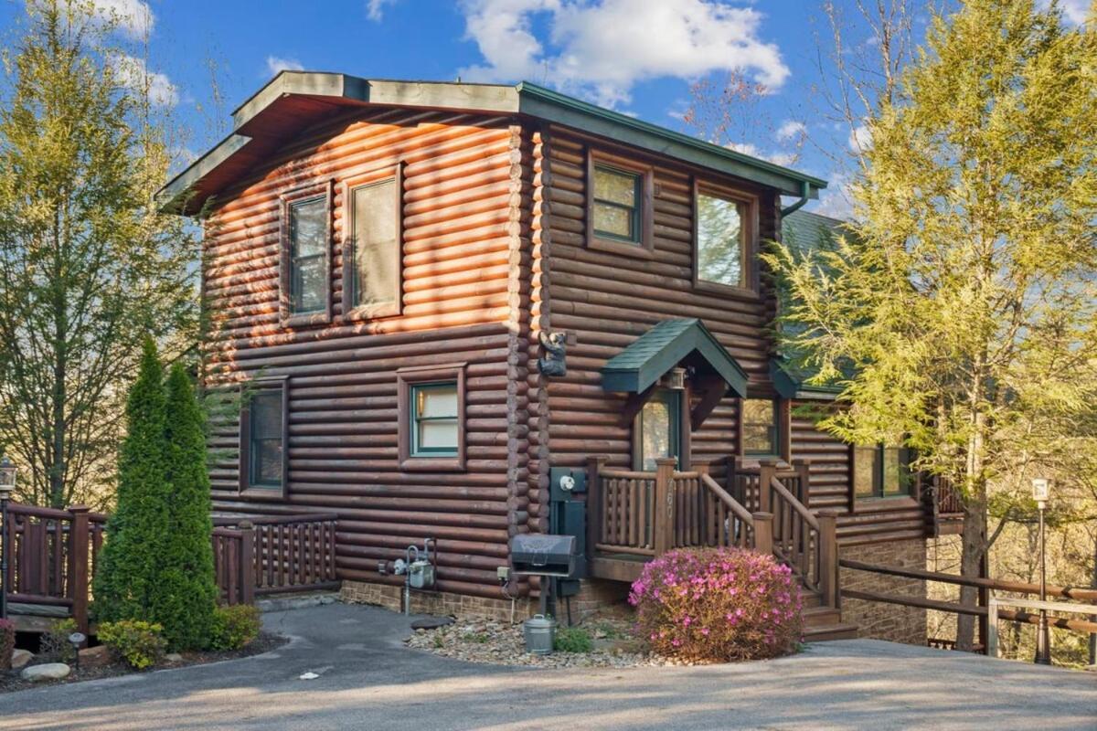 Stunning Mountain Cabin W Hot Tub Gatlinburg Buitenkant foto