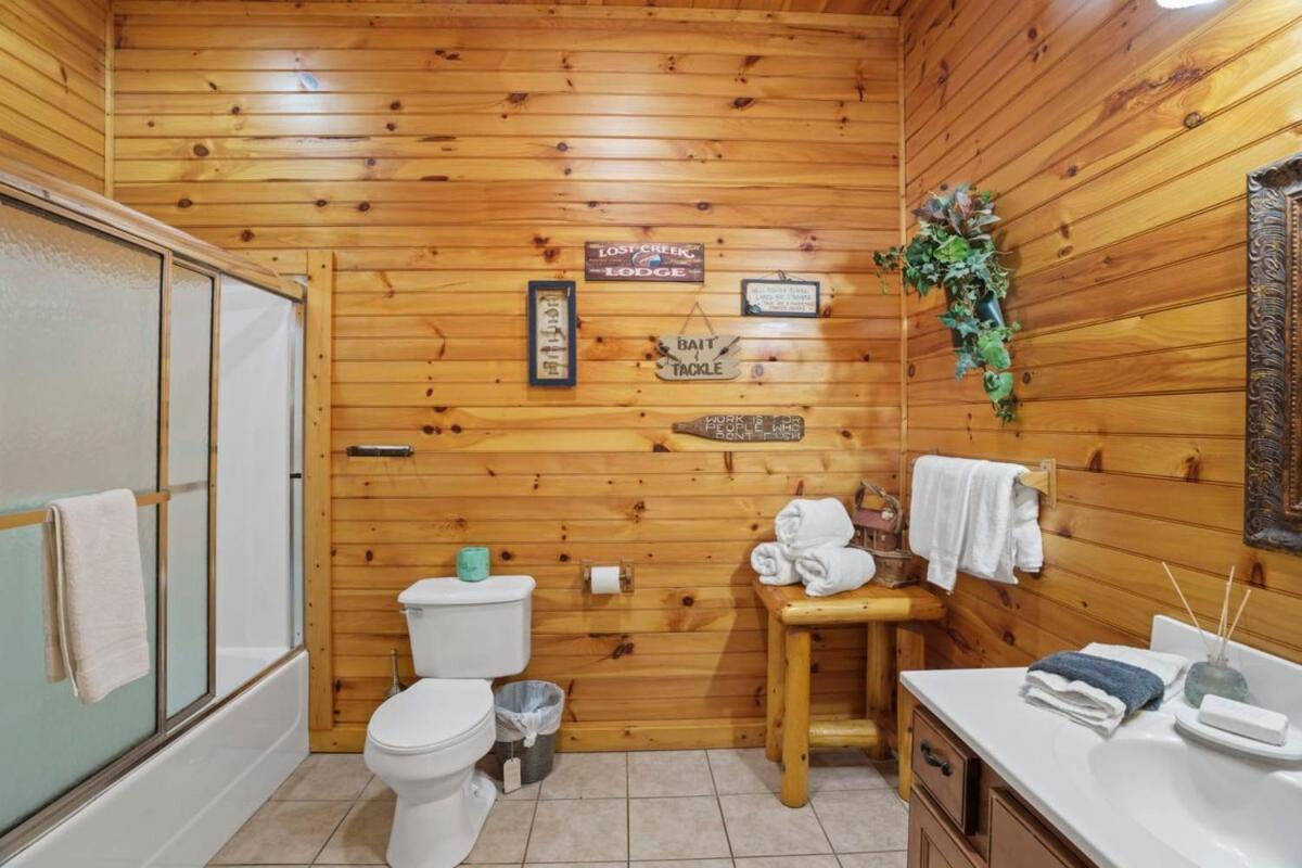 Stunning Mountain Cabin W Hot Tub Gatlinburg Buitenkant foto