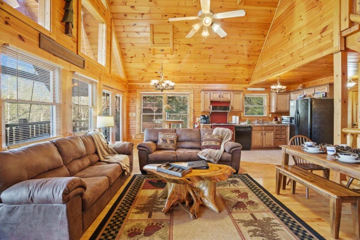 Stunning Mountain Cabin W Hot Tub Gatlinburg Buitenkant foto