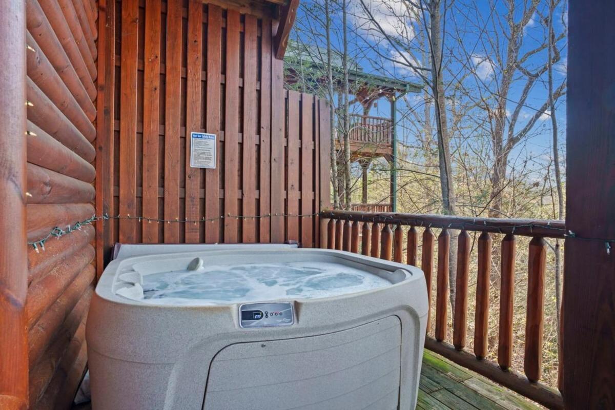 Stunning Mountain Cabin W Hot Tub Gatlinburg Buitenkant foto