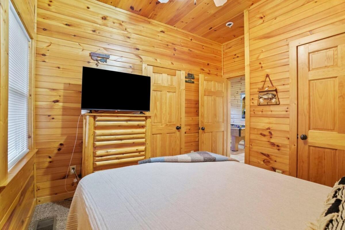 Stunning Mountain Cabin W Hot Tub Gatlinburg Buitenkant foto