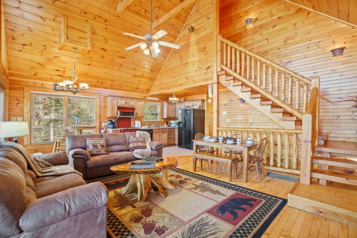 Stunning Mountain Cabin W Hot Tub Gatlinburg Buitenkant foto