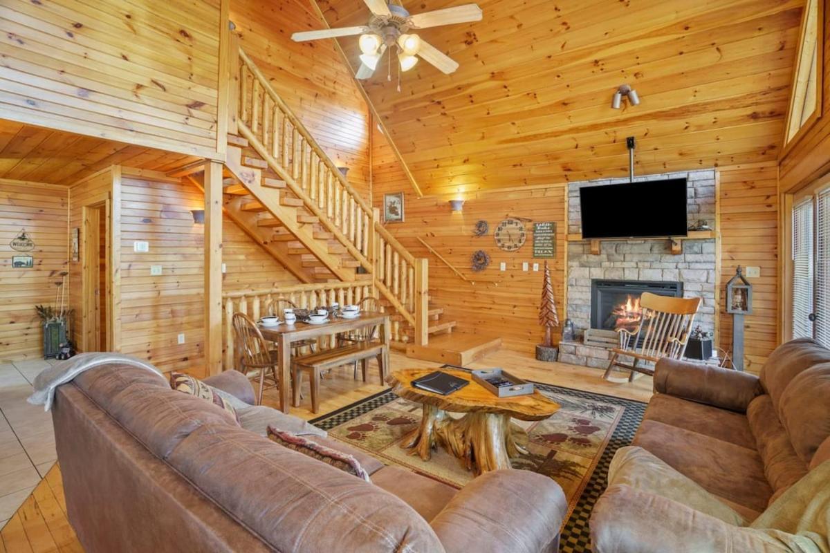 Stunning Mountain Cabin W Hot Tub Gatlinburg Buitenkant foto