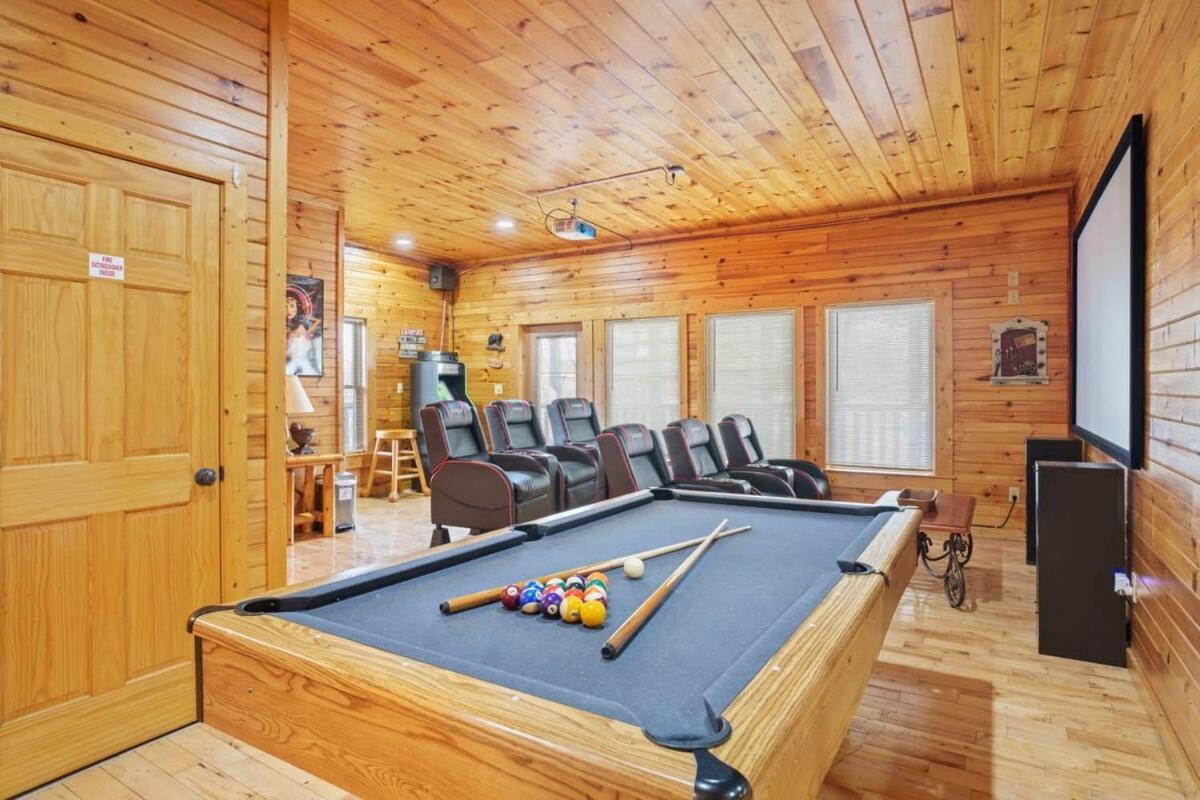 Stunning Mountain Cabin W Hot Tub Gatlinburg Buitenkant foto