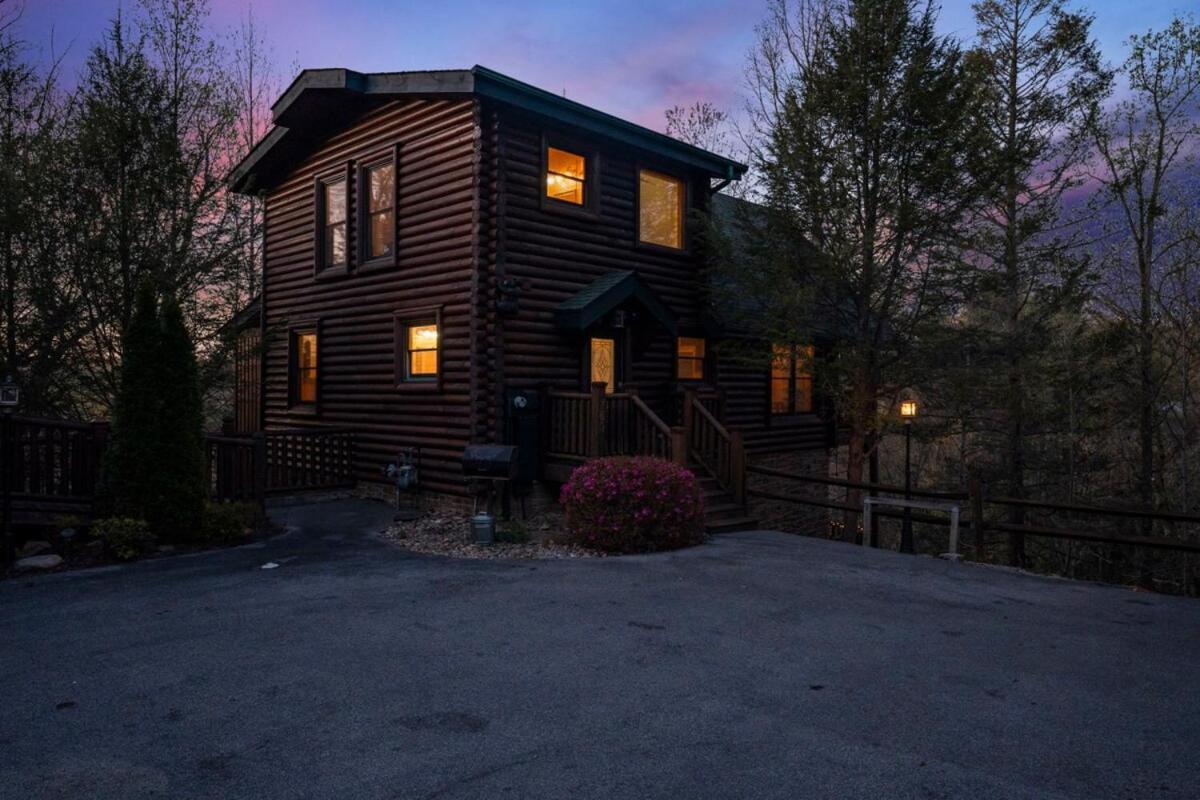 Stunning Mountain Cabin W Hot Tub Gatlinburg Buitenkant foto