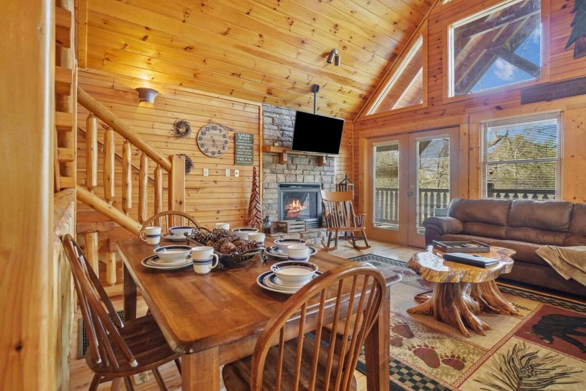 Stunning Mountain Cabin W Hot Tub Gatlinburg Buitenkant foto