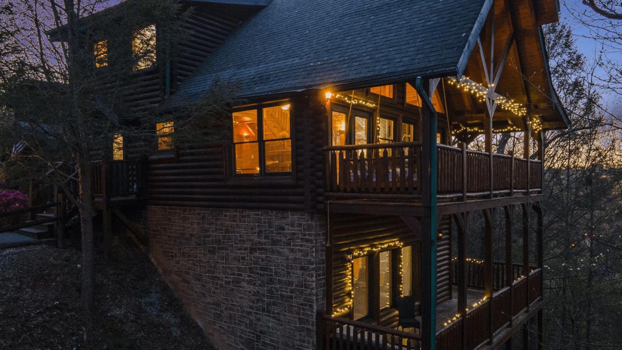 Stunning Mountain Cabin W Hot Tub Gatlinburg Buitenkant foto